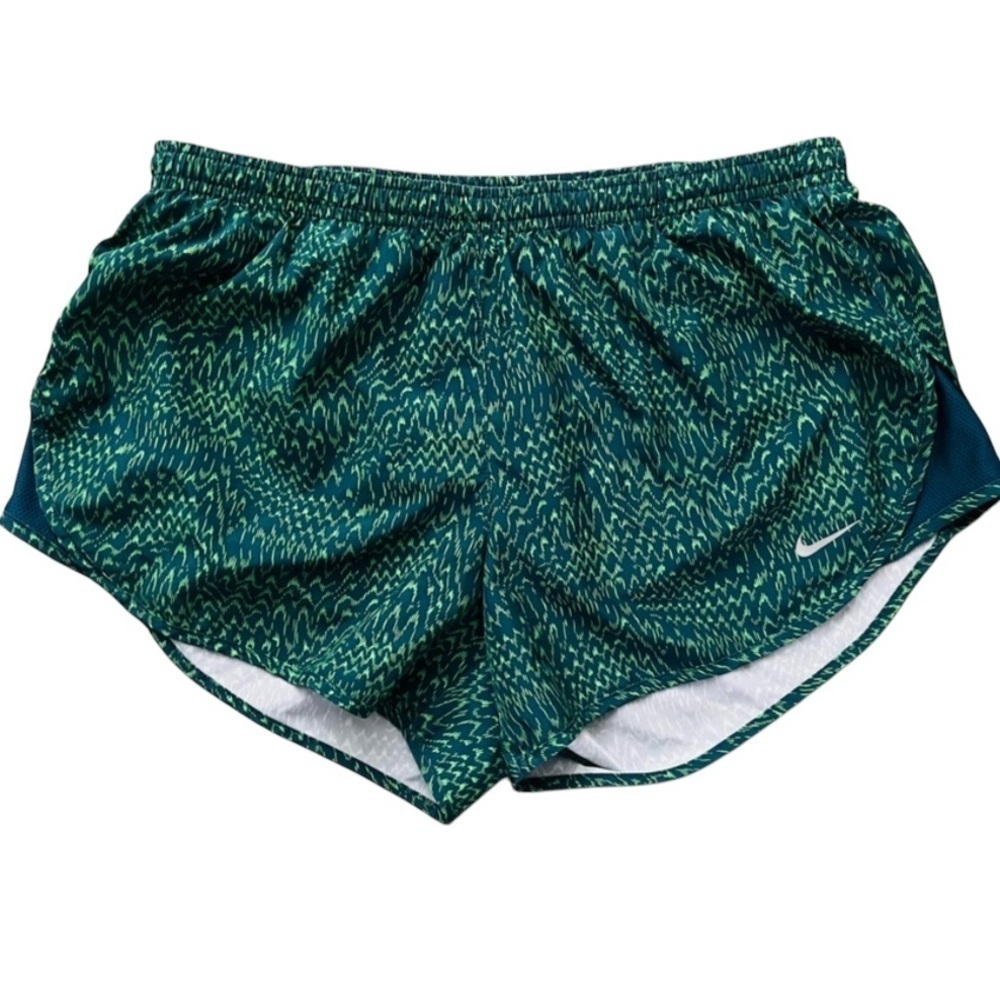 "Women's Size M Nike Dry-Fit Running Shorts with Pocket"